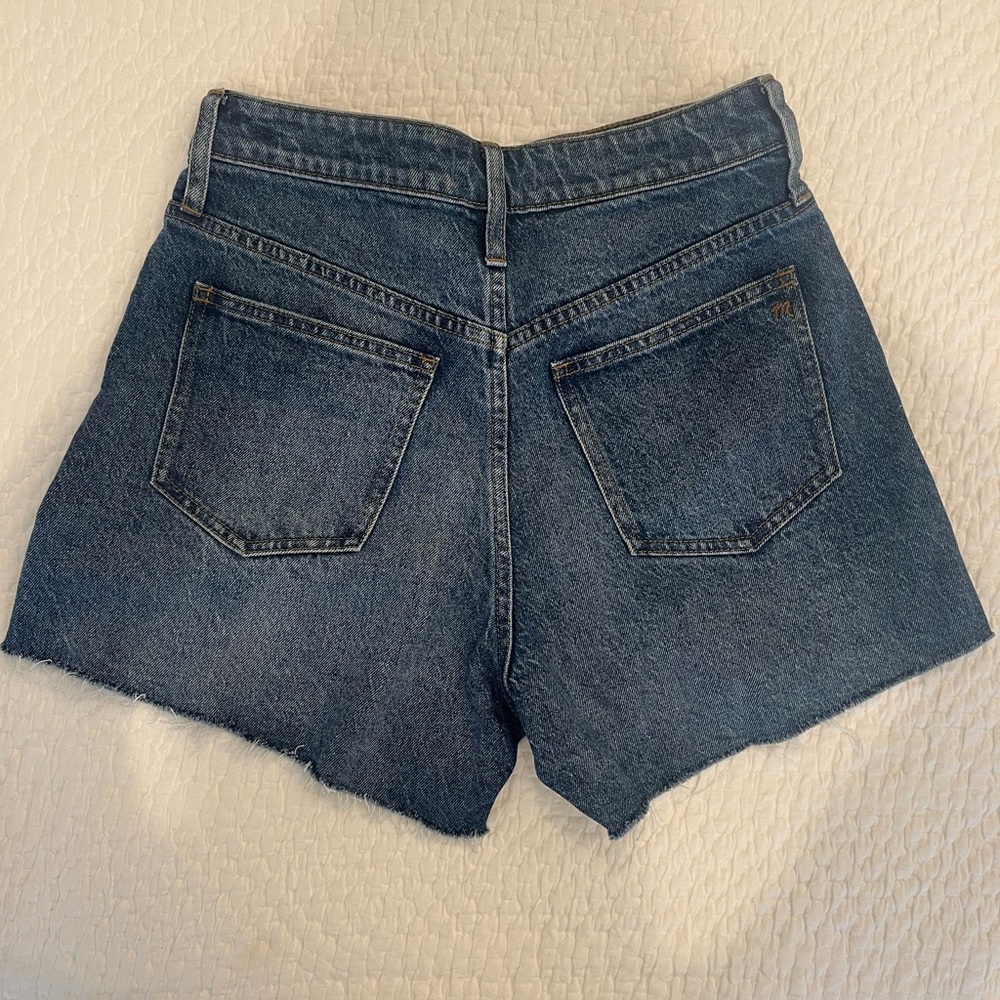 Madewell’s Womens Curvy Vintage Perfect Denim Shorts - Picture 2 of 7
